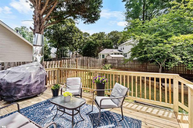 104 Golden Crest Court, Mauldin, SC 29662