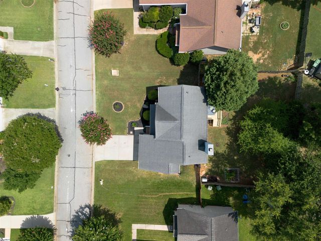 104 Golden Crest Court, Mauldin, SC 29662