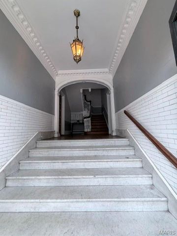 4401 McPherson Avenue 1W, St Louis, MO 63108