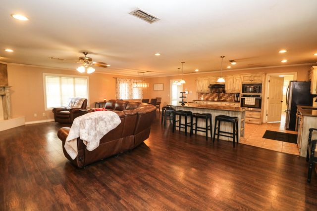 2401 US-385, B, Littlefield, TX 79339