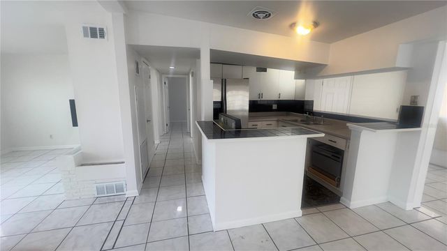 110 14TH AVENUE SW, Largo, FL 33770