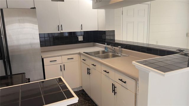 110 14TH AVENUE SW, Largo, FL 33770