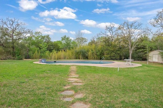 13652 Suzanne Place, College Station, TX 77845