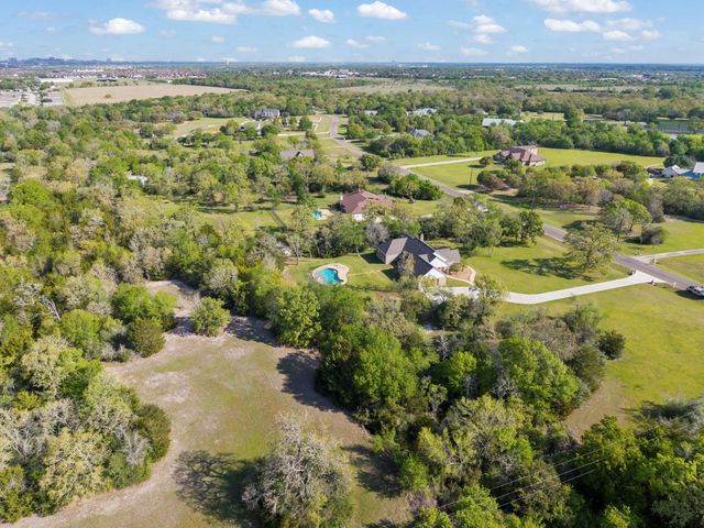 13652 Suzanne Place, College Station, TX 77845