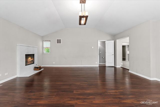 2910 Worcester Lane, Aurora, IL 60504