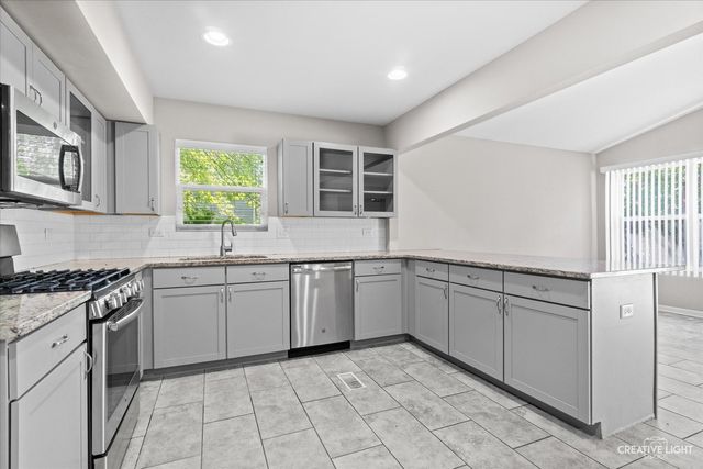 2910 Worcester Lane, Aurora, IL 60504