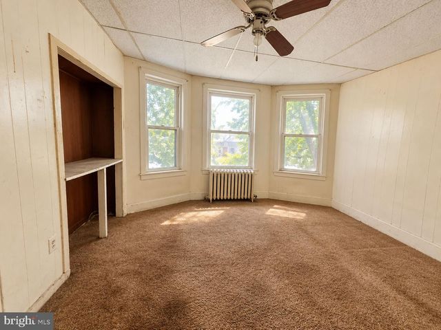 5209 N WARNOCK ST, Philadelphia, PA 19141