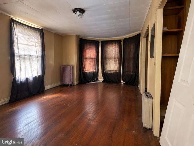 5209 N WARNOCK ST, Philadelphia, PA 19141