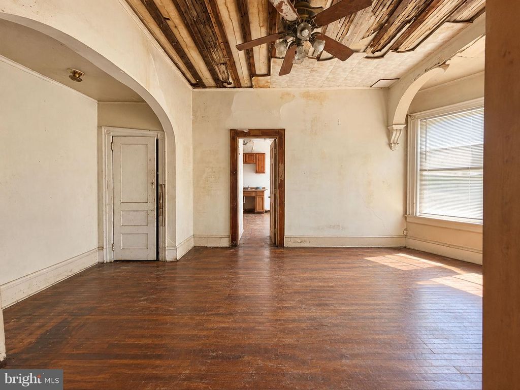 5209 N WARNOCK ST, PHILADELPHIA, PA 19141 — photo 3