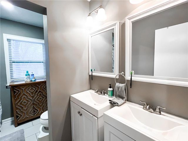 13213 Winchester Street, Grandview, MO 64030