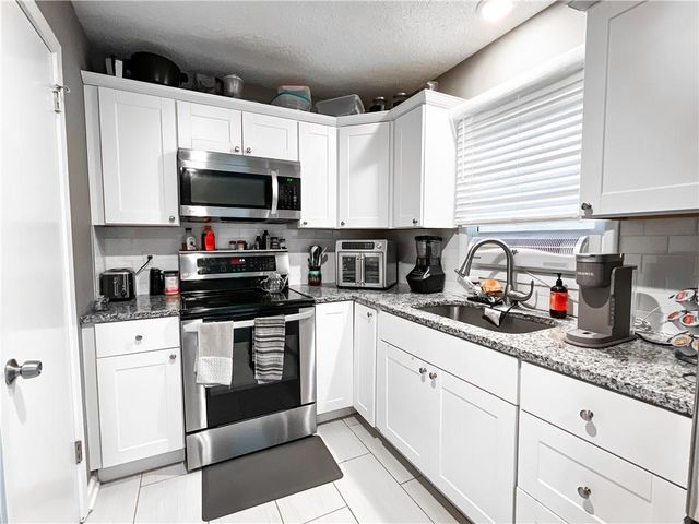 13213 Winchester Street, Grandview, MO 64030