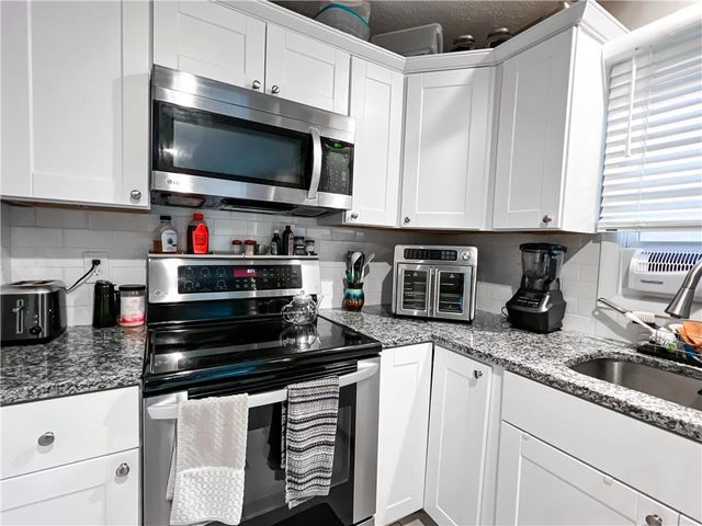 13213 Winchester Street, Grandview, MO 64030