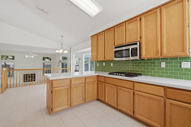 1240 Camino Capistrano, Roseville, CA 95747