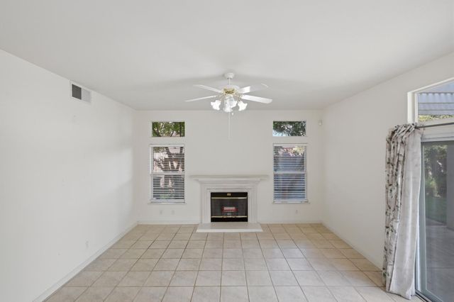 1240 Camino Capistrano, Roseville, CA 95747