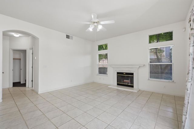 1240 Camino Capistrano, Roseville, CA 95747