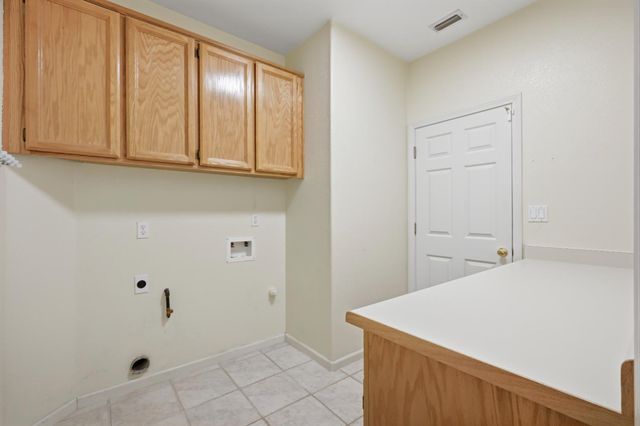 1240 Camino Capistrano, Roseville, CA 95747