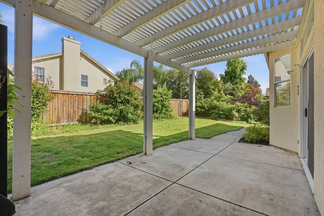 1240 Camino Capistrano, Roseville, CA 95747