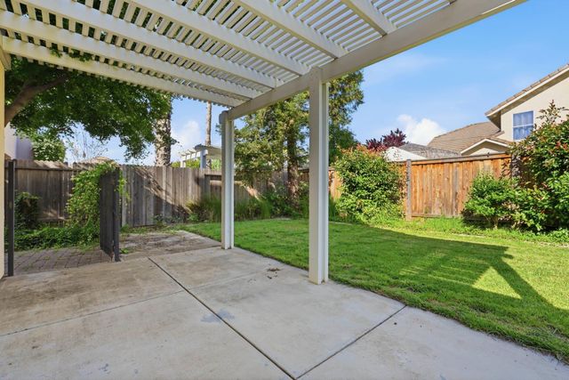 1240 Camino Capistrano, Roseville, CA 95747