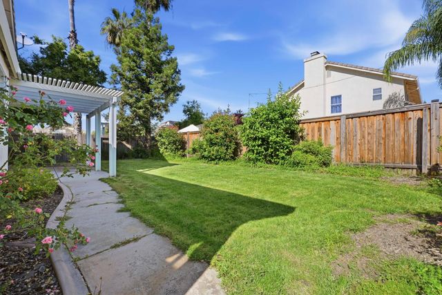 1240 Camino Capistrano, Roseville, CA 95747