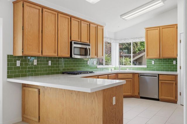 1240 Camino Capistrano, Roseville, CA 95747