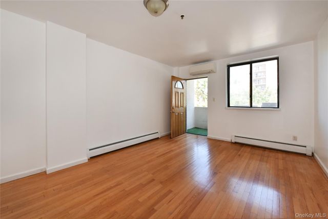 133-38 Avery Avenue 3FA, Flushing, NY 11355