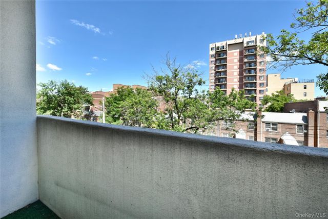 133-38 Avery Avenue 3FA, Flushing, NY 11355