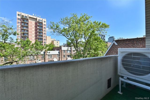 133-38 Avery Avenue 3FA, Flushing, NY 11355