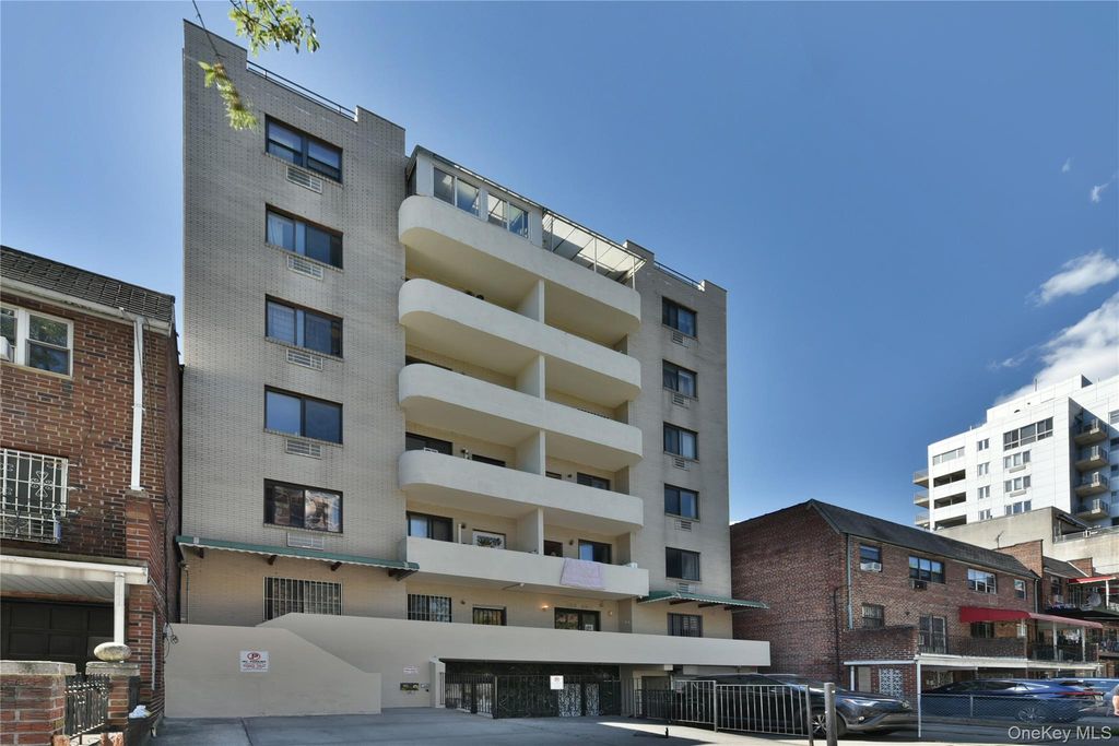 133-38 Avery Avenue 3FA, Flushing, NY 11355