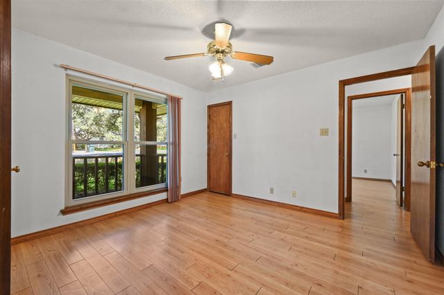810 Pine Siskin DR, Buda, TX 78610