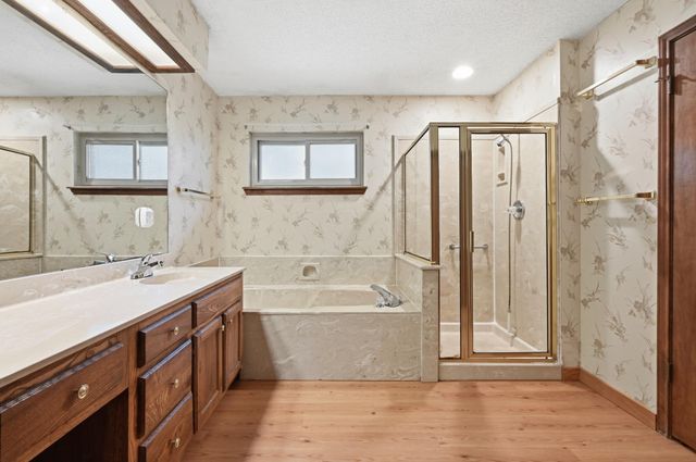 810 Pine Siskin DR, Buda, TX 78610