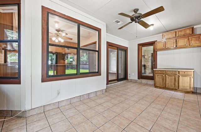 810 Pine Siskin DR, Buda, TX 78610