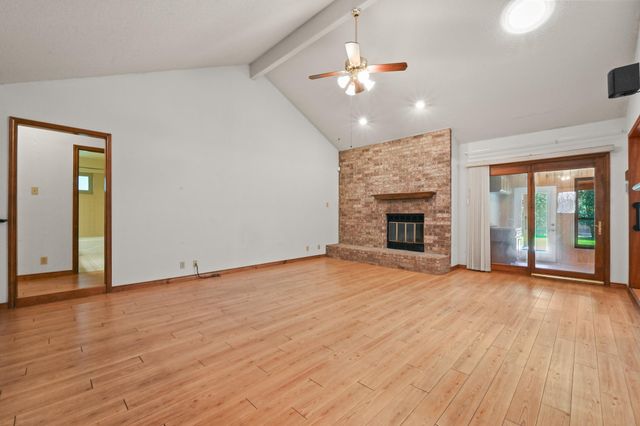 810 Pine Siskin DR, Buda, TX 78610