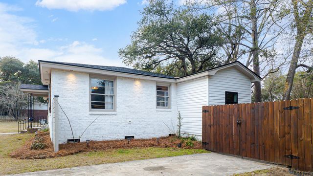 111 Circle Drive, Summerville, SC 29485