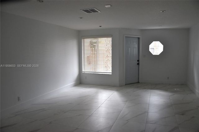 9763 NW 37th St, Sunrise, FL 33351