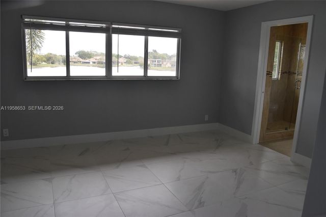 9763 NW 37th St, Sunrise, FL 33351