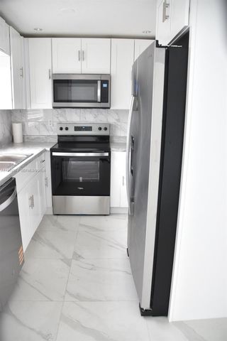 9763 NW 37th St, Sunrise, FL 33351