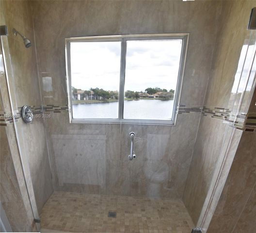 9763 NW 37th St, Sunrise, FL 33351