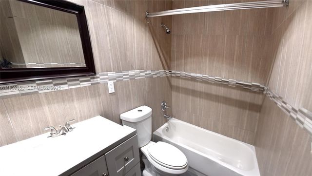 9763 NW 37th St, Sunrise, FL 33351