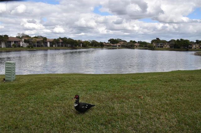 9763 NW 37th St, Sunrise, FL 33351