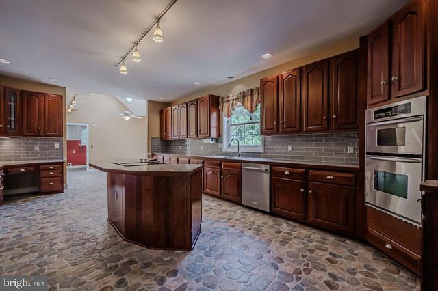 305 E BARTRAM LN E, Hockessin, DE 19707