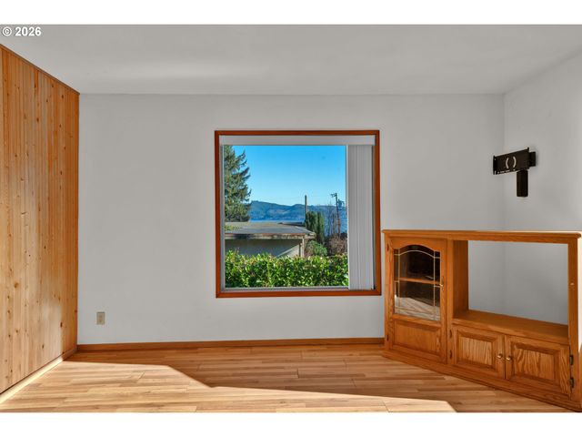 4817 LAGUNA Ave, Westlake, OR 97493