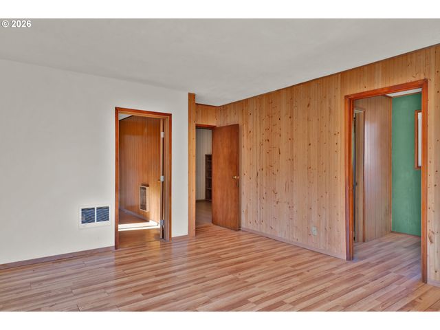 4817 LAGUNA Ave, Westlake, OR 97493