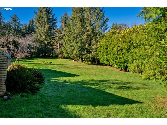 4817 LAGUNA Ave, Westlake, OR 97493