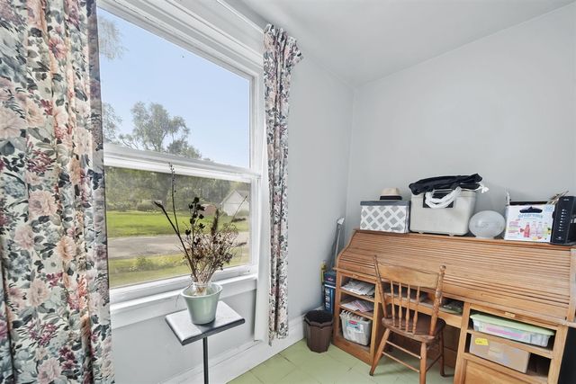 1717 Carl Breeding Way, Jackson, MI 49203