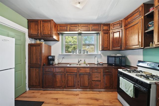 1717 Carl Breeding Way, Jackson, MI 49203