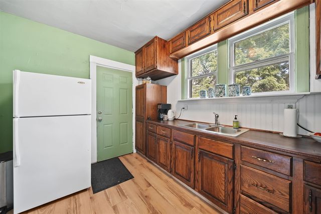 1717 Carl Breeding Way, Jackson, MI 49203