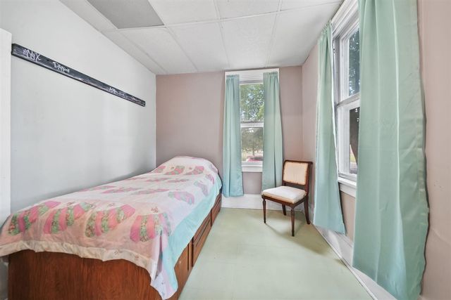 1717 Carl Breeding Way, Jackson, MI 49203