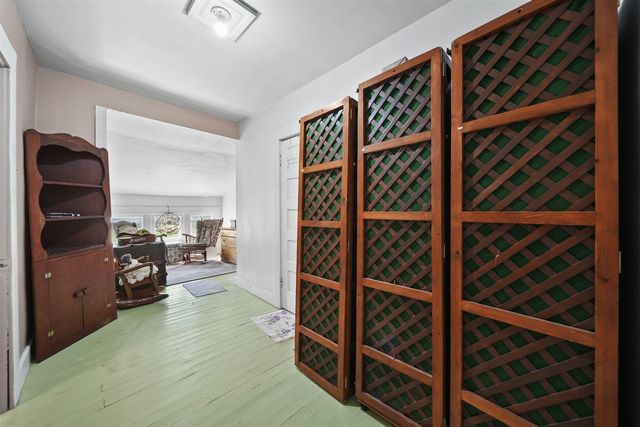 1717 Carl Breeding Way, Jackson, MI 49203