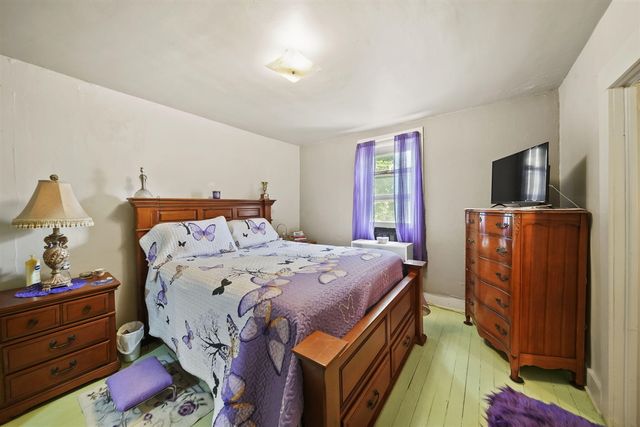 1717 Carl Breeding Way, Jackson, MI 49203