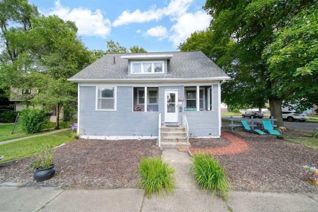 1717 Carl Breeding Way, Jackson, MI 49203